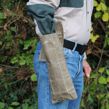Showing how large  the open pouch is.